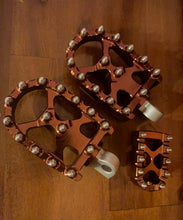 Load image into Gallery viewer, FLO MOTORSPORTS MOTO STYLE FOOTPEG SET