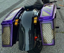 Load image into Gallery viewer, HOFMANN DESIGNS CARBON FIBER REAR FENDER W/ SEAT DOCK FLH 09-22
